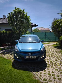 Predám HYUNDAI i30 - hatchback, 1.6 MPI DOHC CVVT - 2