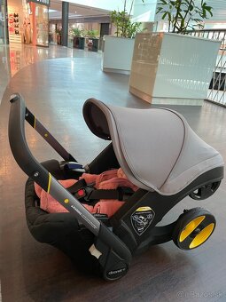 Autosedačka a kočík Doona s príslušenstvom - 2