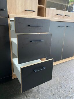 Moderná kuchynská linka bez spotrebičmi - 2