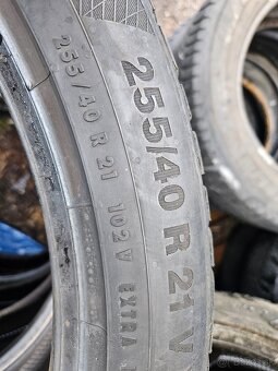 Continental wintercontact 255/40 R21 - 2