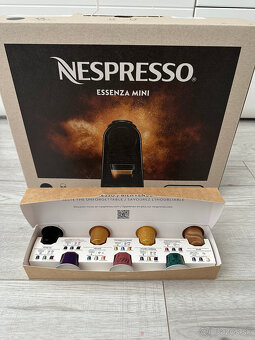 Kapsulový kávovar De'Longhi Nespresso Essenza Mini - 2