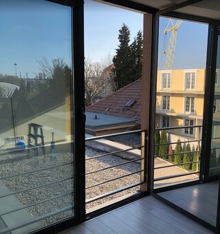 Okenné fólie na budovy ZA-TN-BB SKYFOL - 2