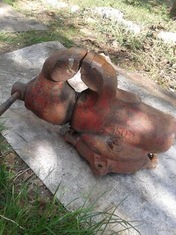 Stolový zverák YORK - 2