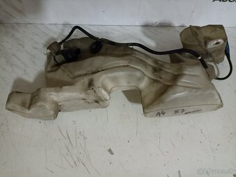 Nádobka na ostrekovače Audi A4 B7 - 2