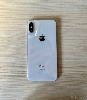 Predám zachovalý iPhone XS Silver 64GB - 2