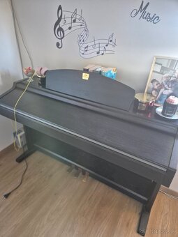 Yamaha clavinova - 2