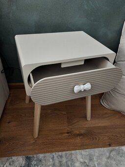 Predám 2 nočné stolíky - 2