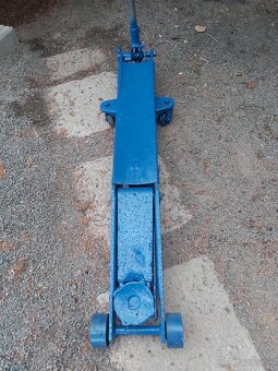 Pridám hydraulicky zdvihak - 2