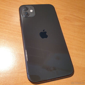 iPhone 11 64GB čierny 9O% baterka pekný zachovalý stav - 2