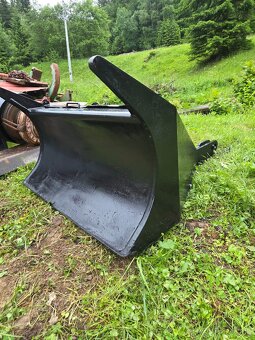Predám zachovalý predný rampovač Agama na Ukt zetor - 2