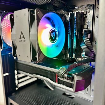 Herný PC R7 5800X / RX 7800XT 16GB / 32GB RAM / 1TB NVMe - 2