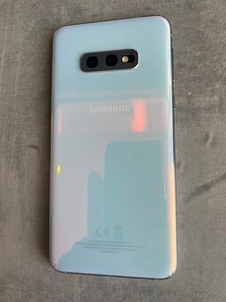 Samsung Galaxy S10e - 2