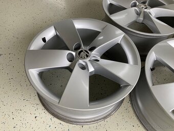 Org Alu ŠKODA 5x112 7J ET40 R17 - 2
