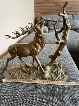 soška jeleňa socha jeleňa poľovnícky motív poľovnícka izba - 2