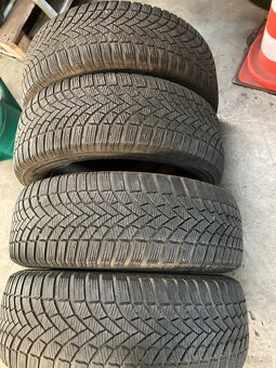 215/60 R16 - 2