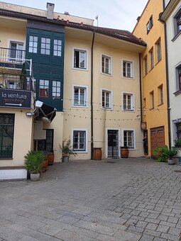 Prenajmem obch. priestory v historickom centre Bratisl - 2