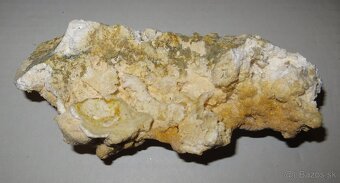 Minerály - alunogén z opálových baní Dubníka - 2