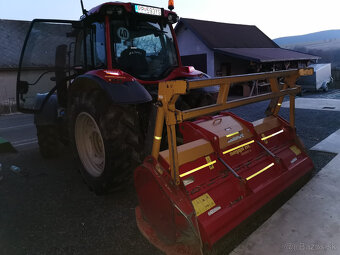 Vodič traktora s lesnou frézou - 2