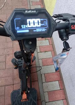 Elektrická kolobežka - 2