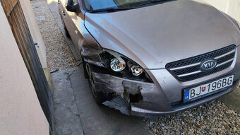 Rozpredám Kia ceed v celku - 2