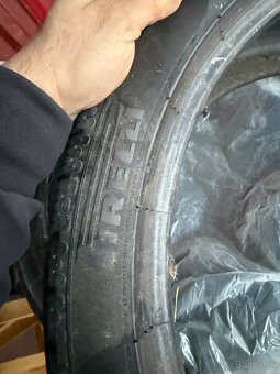 PIRELLI 2KS  245/40 R20 SOTTOZERO 3 5,5mm - 2