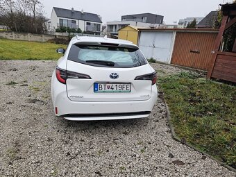 Toyota Corolla Hybrid Combi - 2