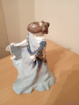 Predám starožitnú sošku tanečnice Royal Doux. - 2