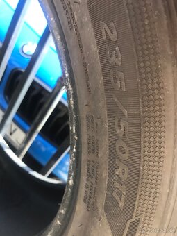 Predám 2 pneu Letne Hankook 235/50/R17 - 2