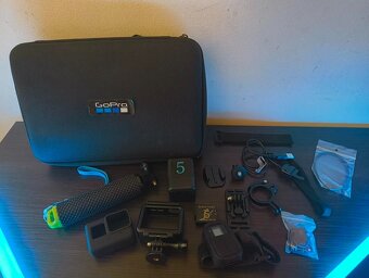 GoPro Hero 5 so stabilizacnou tycou Karma grip - 2