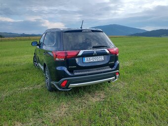 Mitsubishi Outlander 2,2 DI-D 4WD CVT 7 miestny - 2