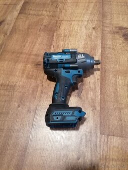 Makita TW001G Bezuhlíkový uťahovák 1000Nm - 2