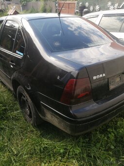 Rozpredam vw bora 1.6 benzin - 2