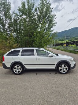ŠKODA OCTAVIA SCOUT 2 COMBI 2.0 TDI CR 103KW 4X4 M6 2012 - 2