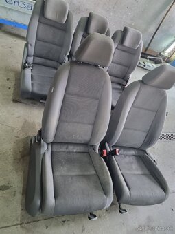 Volkswagen touran interiér - 2