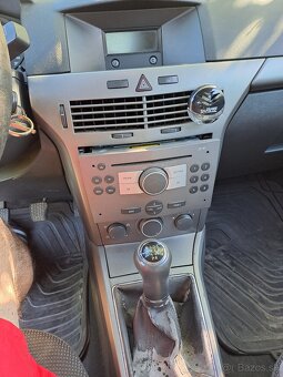 Opel astra H - 2