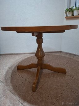 Stôl a stoličky - 2