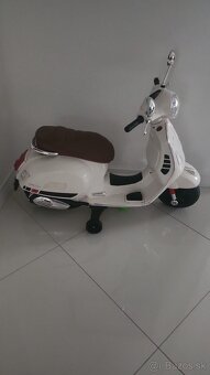 Predám detský elektrický skúter Vespa - 2