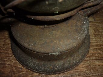 Petrolejová lampa. - 2