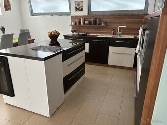 Kuchynská linka - 2