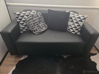 Čierny koženkový gauč - 2