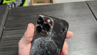 Poškodený Apple iPhone 13 Pro 256GB - 2