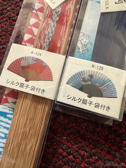 Japonský hodvábny vejár –s tradičným umeleckým motívom - 2