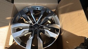 ORIG.VW TOUAREG R21 SUZUKA R-line.NOVE DISKY - 2