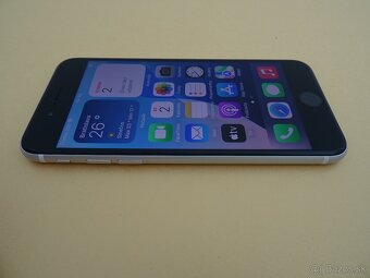 iPhone SE 2020 64GB WHITE - ZÁRUKA 1 ROK - VELMI DOBRÝ STAV - 2