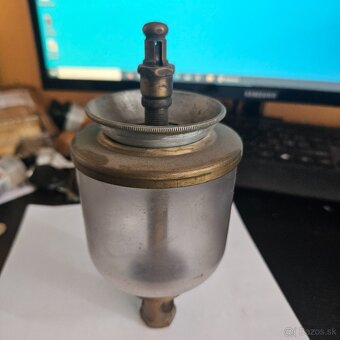 Mazacia olejnička z lokomotívy - 2