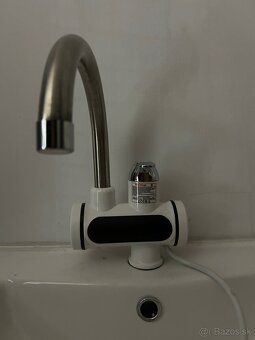 Kúpelnová skrinka s umývadlom - 2