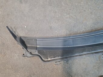 Plast pod čelné sklo Jeep Grand Cherokee WK2 2017 Summit - 2