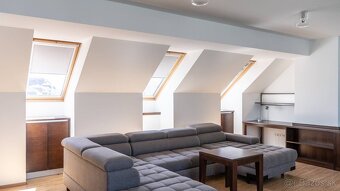 RE/MAX - 103m² - Jedinečný 2-izbový byt v centre Bratislavy - 2