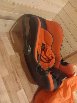 Darujem autosedacky. - 2