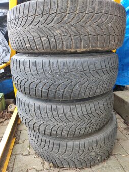 235/65 R17 - 2